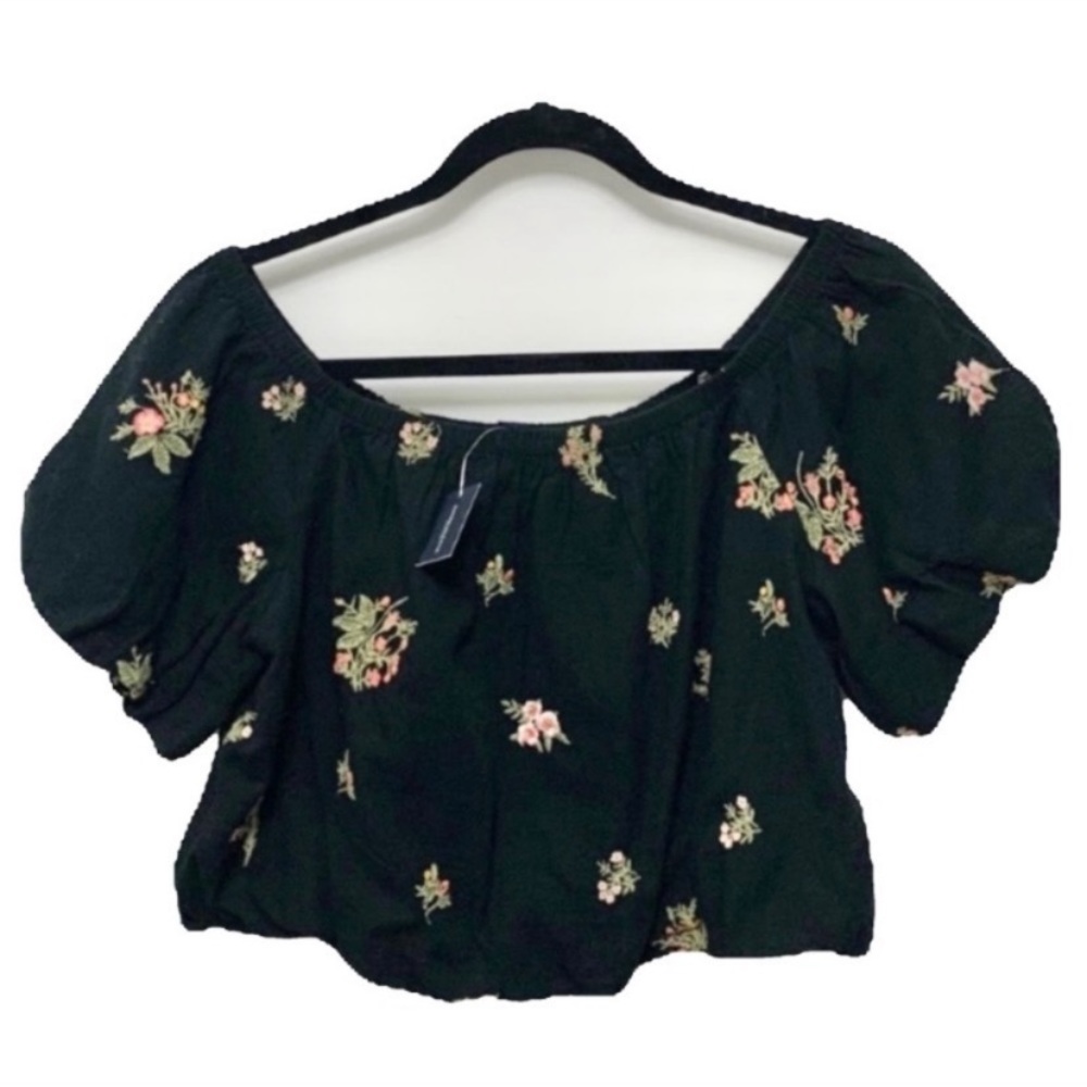 American Eagle Embroidered Floral Puff Crop Top M - NEW